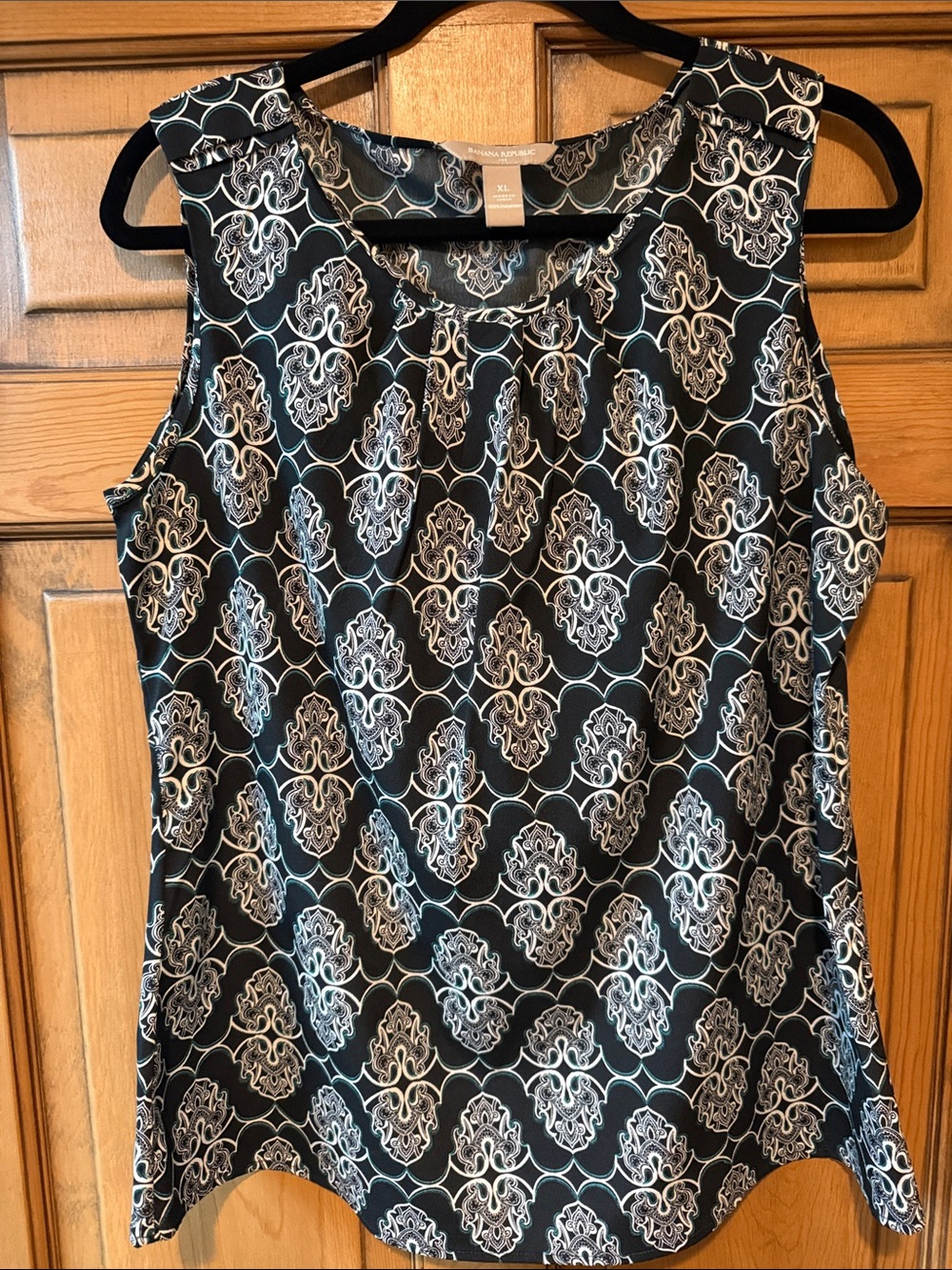 Banana Republic Black and White Sleeveless Printed Camisole
